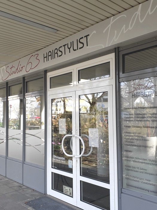Außenansicht des Studio 63 Salons